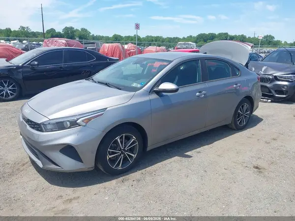 3KPF24AD6NE495526 2022 KIA FORTE - Image 2