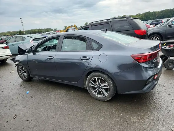 3KPF24AD6NE496238 2022 KIA FORTE - Image 2
