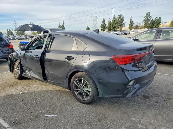 3KPF24AD6NE497955 2022 KIA FORTE - Image 2