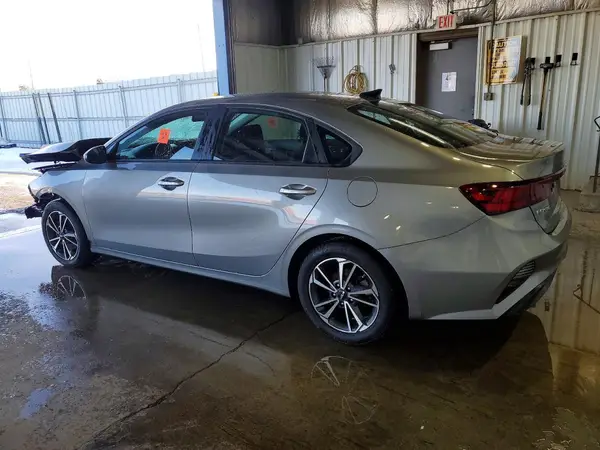 3KPF24AD6NE500594 2022 KIA FORTE - Image 2