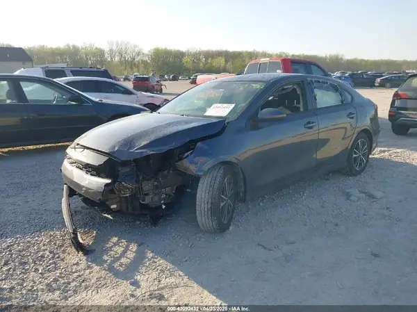 3KPF24AD6NE500692 2022 KIA FORTE - Image 2