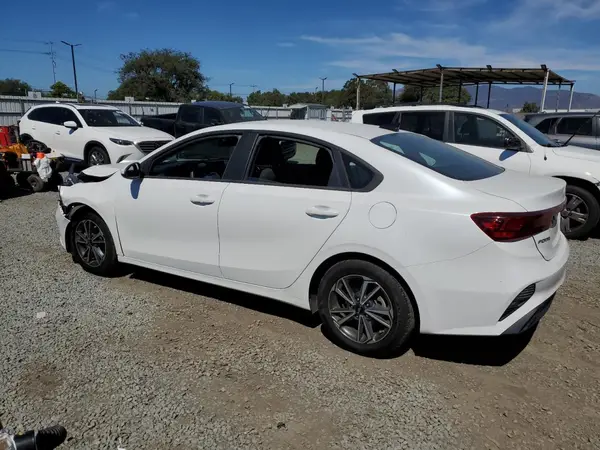 3KPF24AD6NE503754 2022 KIA FORTE - Image 2