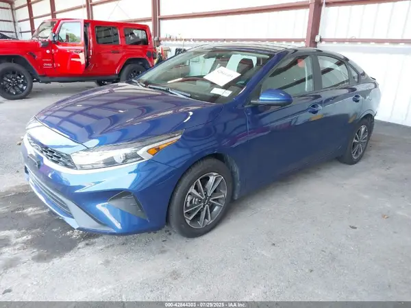 3KPF24AD6PE504325 2023 KIA FORTE - Image 2