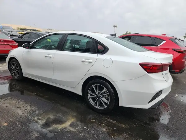 3KPF24AD6PE507595 2023 KIA FORTE - Image 2