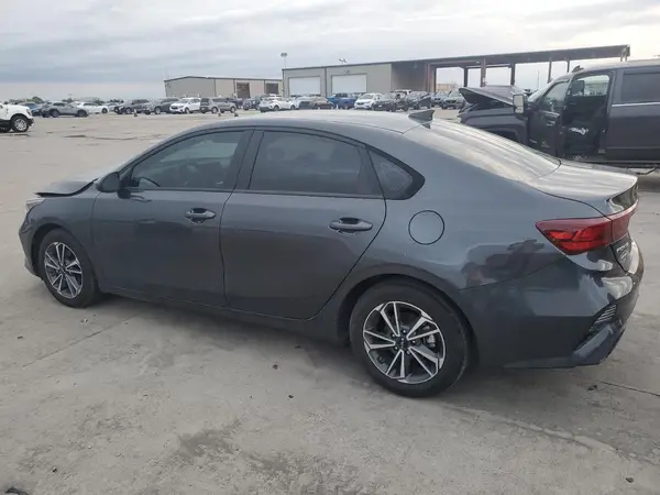 3KPF24AD6PE514823 2023 KIA FORTE - Image 2