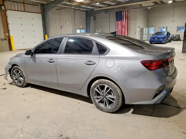 3KPF24AD6PE516877 2023 KIA FORTE - Image 2