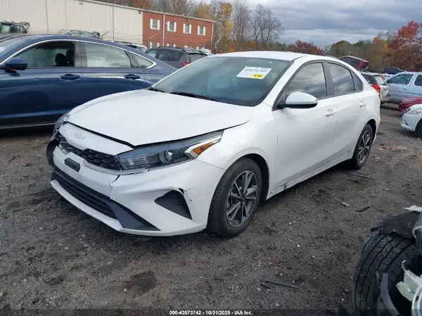 3KPF24AD6PE518368 2023 KIA FORTE - Image 2