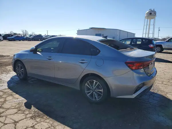 3KPF24AD6PE519326 2023 KIA FORTE - Image 2
