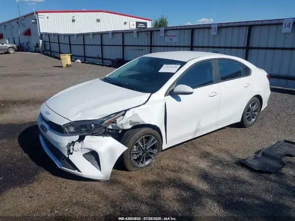 3KPF24AD6PE521920 2023 KIA FORTE - Image 2