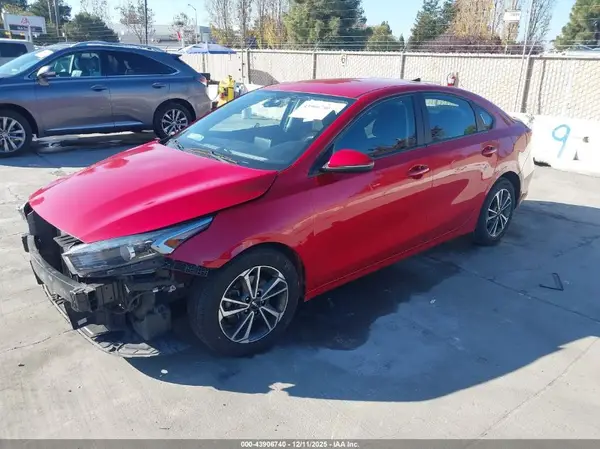 3KPF24AD6PE525188 2023 KIA FORTE - Image 2