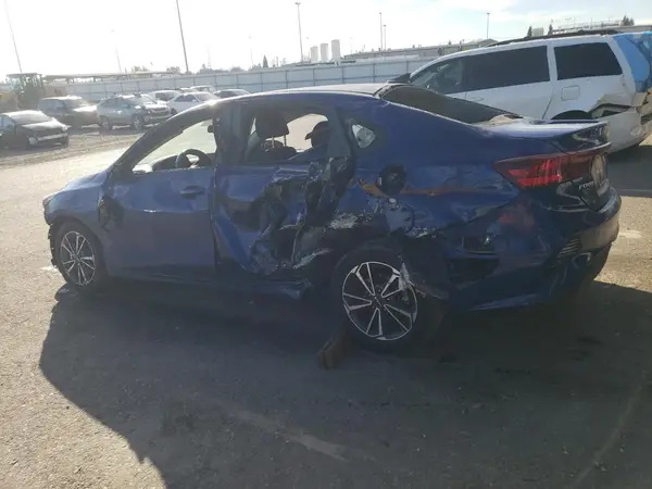3KPF24AD6PE527202 2023 KIA FORTE - Image 2