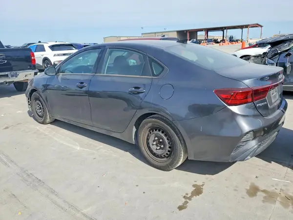 3KPF24AD6PE528897 2023 KIA FORTE - Image 2
