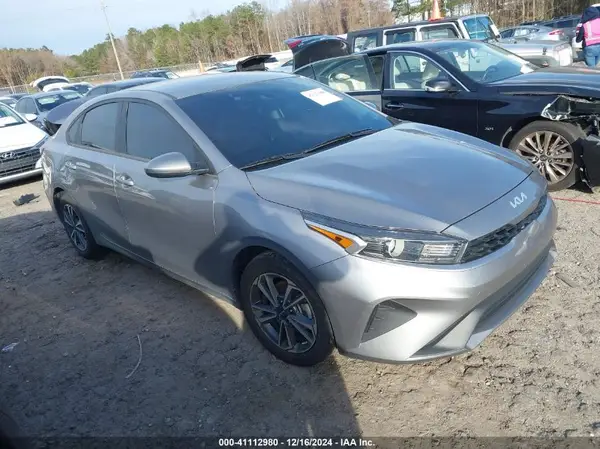 3KPF24AD6PE532643 2023 KIA FORTE - Image 1