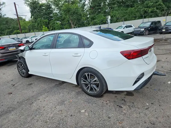 3KPF24AD6PE537485 2023 KIA FORTE - Image 2