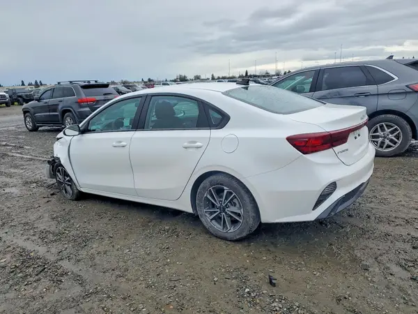 3KPF24AD6PE538460 2023 KIA FORTE - Image 2