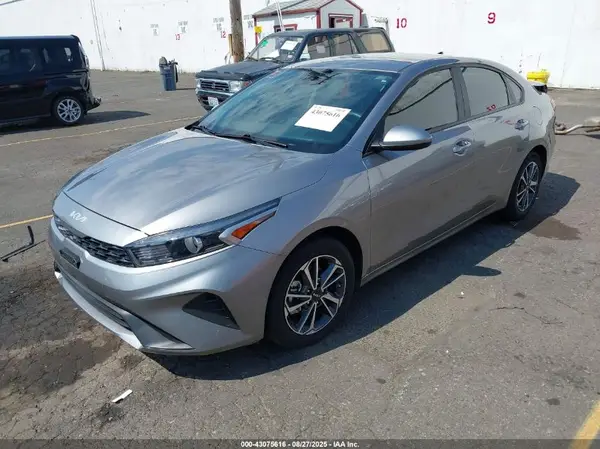 3KPF24AD6PE541861 2023 KIA FORTE - Image 2