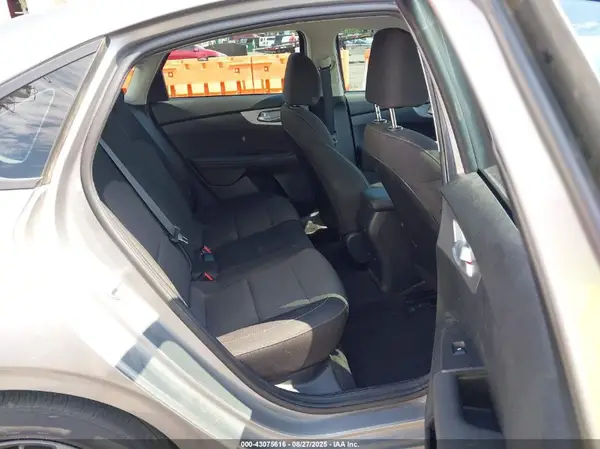 3KPF24AD6PE541861 2023 KIA FORTE - Image 8