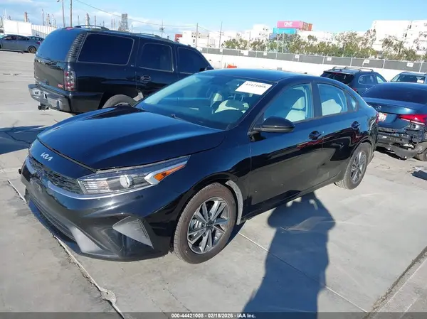 3KPF24AD6PE548325 2023 KIA FORTE - Image 2