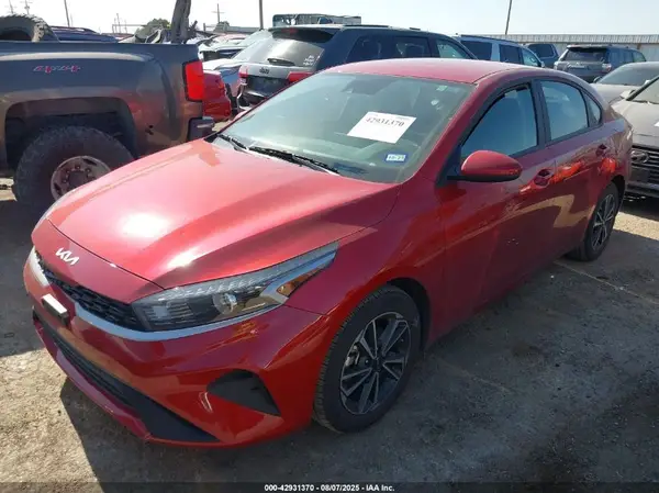 3KPF24AD6PE548499 2023 KIA FORTE - Image 2