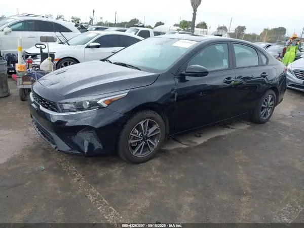 3KPF24AD6PE551600 2023 KIA FORTE - Image 2