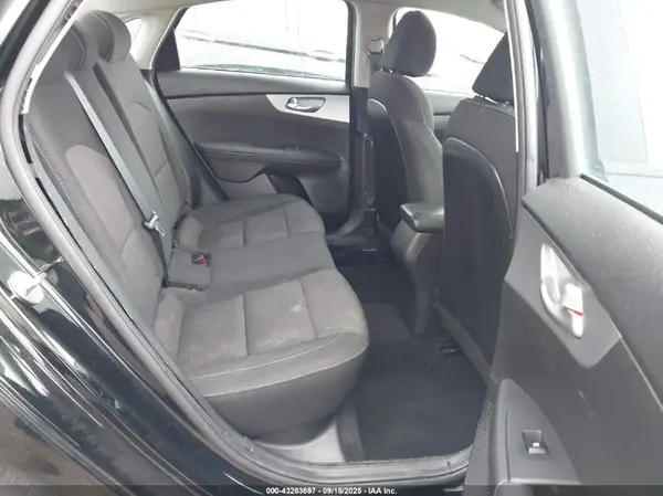 3KPF24AD6PE551600 2023 KIA FORTE - Image 8