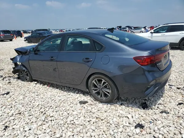 3KPF24AD6PE552603 2023 KIA FORTE - Image 2