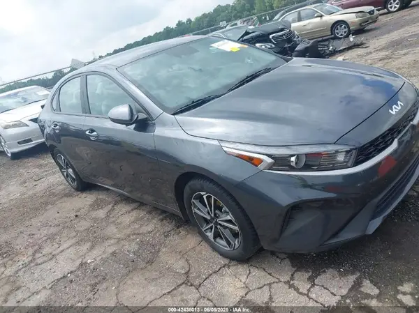 3KPF24AD6PE553198 2023 KIA FORTE - Image 1