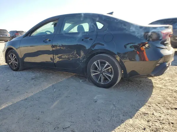 3KPF24AD6PE553895 2023 KIA FORTE - Image 2
