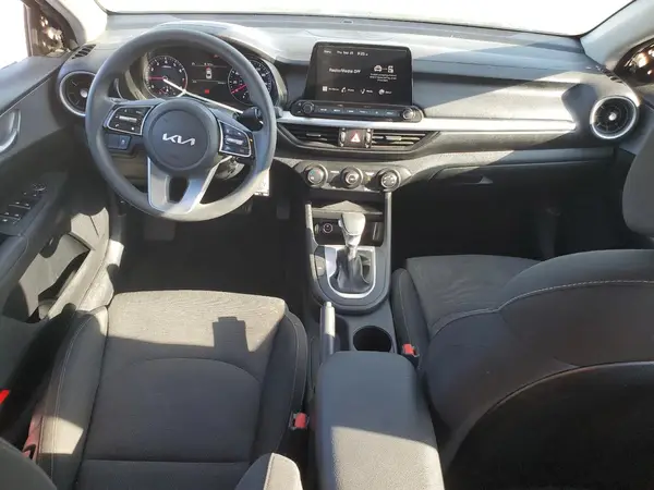 3KPF24AD6PE553895 2023 KIA FORTE - Image 8