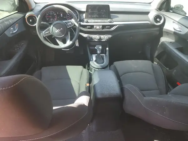 3KPF24AD6PE557428 2023 KIA FORTE - Image 8
