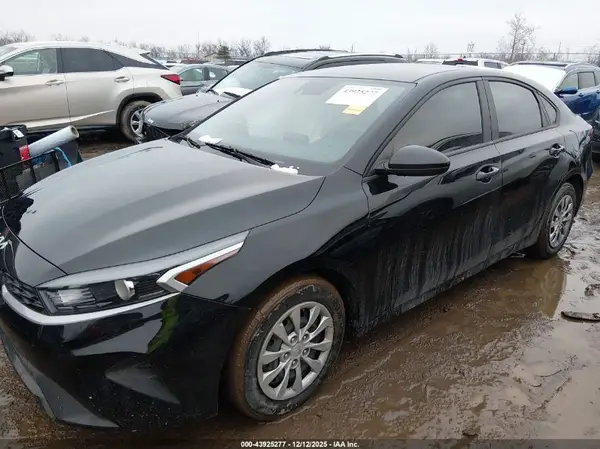 3KPF24AD6PE557574 2023 KIA FORTE - Image 2