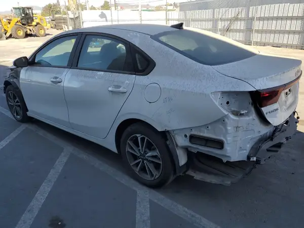 3KPF24AD6PE560720 2023 KIA FORTE - Image 2