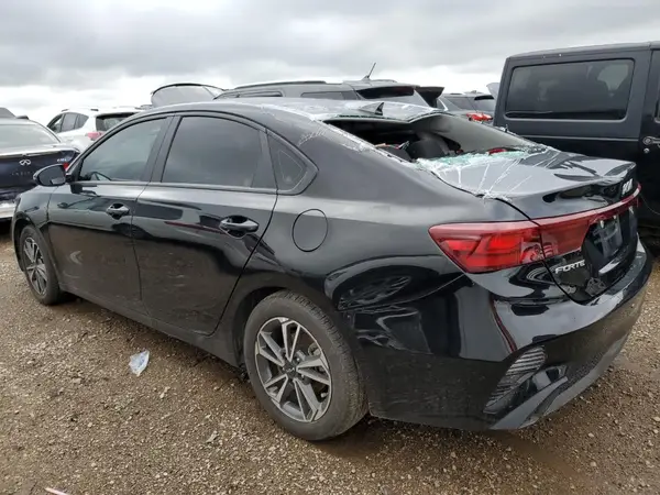 3KPF24AD6PE561317 2023 KIA FORTE - Image 2
