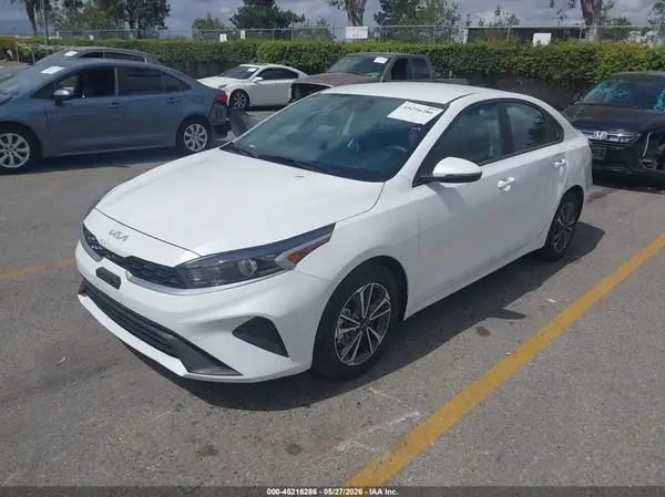 3KPF24AD6PE562208 2023 KIA FORTE - Image 2