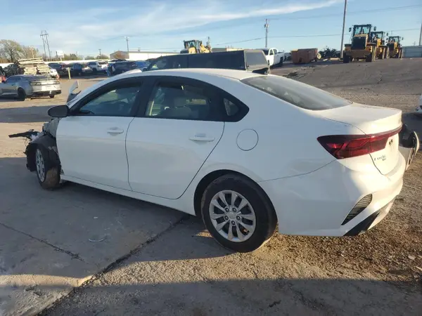 3KPF24AD6PE562340 2023 KIA FORTE - Image 2