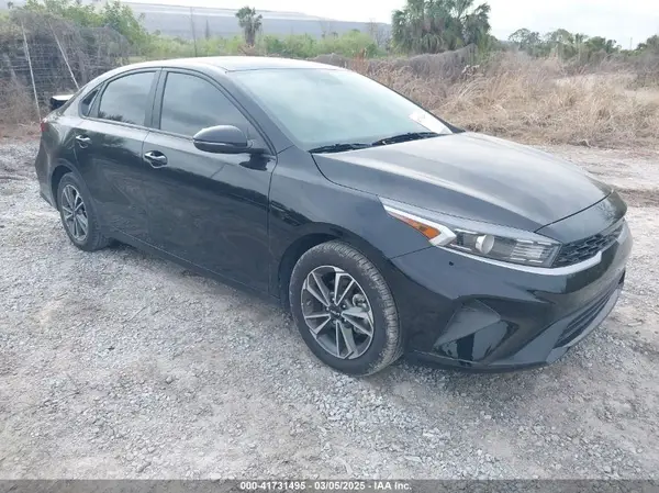 3KPF24AD6PE564606 2023 KIA FORTE - Image 1