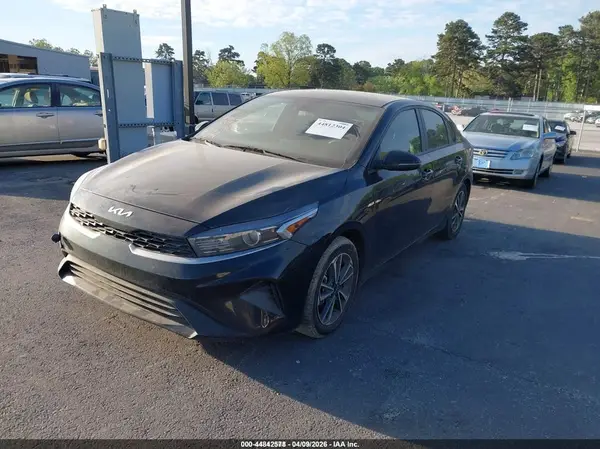 3KPF24AD6PE564685 2023 KIA FORTE - Image 2