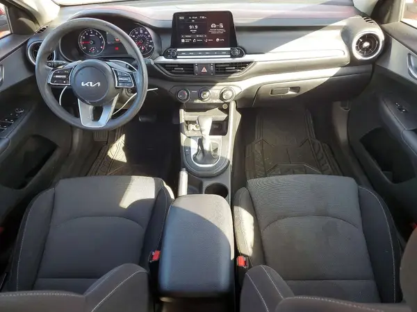 3KPF24AD6PE565562 2023 KIA FORTE - Image 8