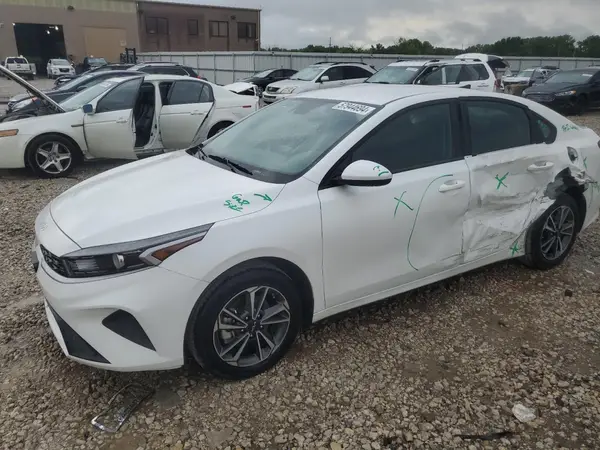 3KPF24AD6PE565870 2023 KIA FORTE - Image 1