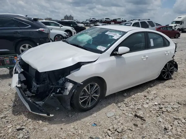 3KPF24AD6PE567165 2023 KIA FORTE - Image 1