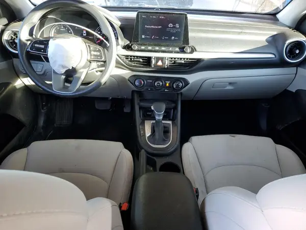 3KPF24AD6PE567571 2023 KIA FORTE - Image 8