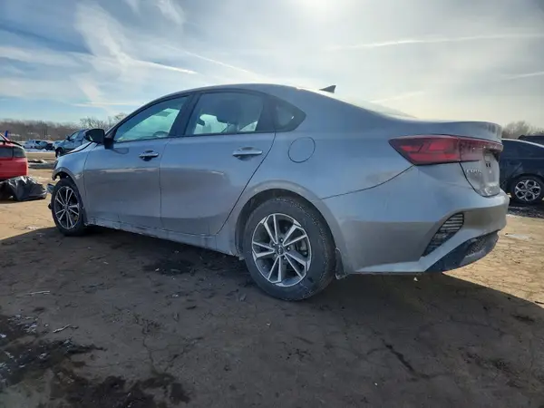 3KPF24AD6PE569210 2023 KIA FORTE - Image 2