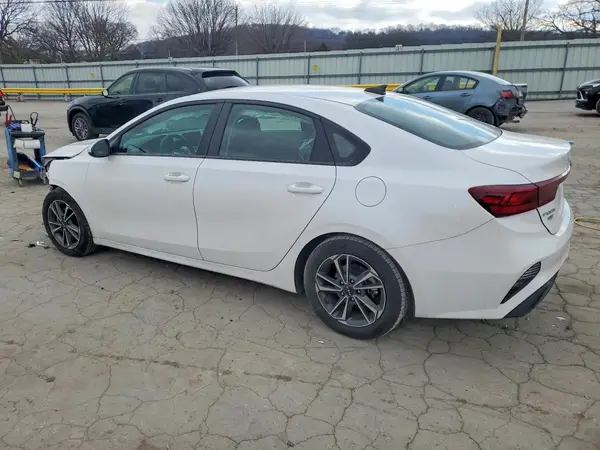 3KPF24AD6PE569434 2023 KIA FORTE - Image 2