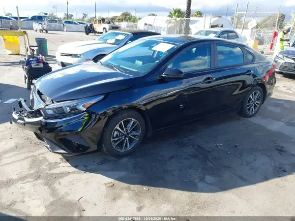 3KPF24AD6PE569921 2023 KIA FORTE - Image 2