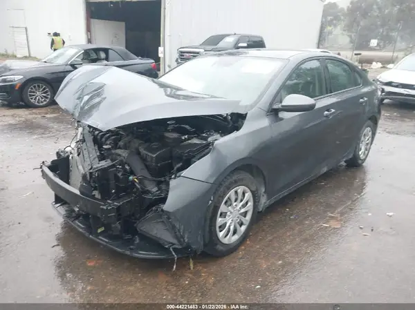 3KPF24AD6PE569997 2023 KIA FORTE - Image 2