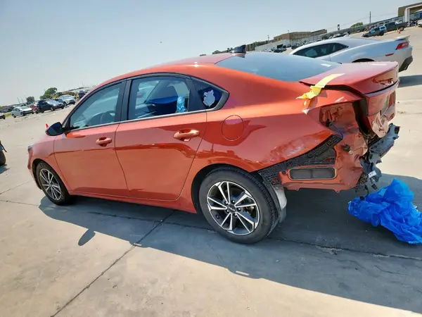 3KPF24AD6PE570115 2023 KIA FORTE - Image 2