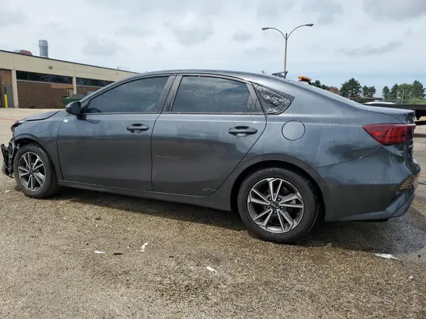 3KPF24AD6PE572740 2023 KIA FORTE - Image 2