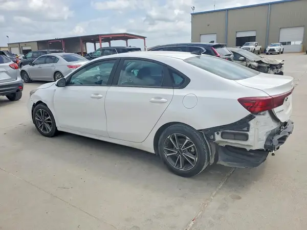 3KPF24AD6PE573127 2023 KIA FORTE - Image 2