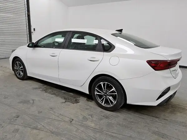 3KPF24AD6PE574102 2023 KIA FORTE - Image 2