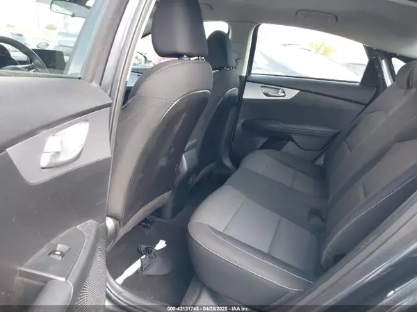 3KPF24AD6PE578103 2023 KIA FORTE - Image 8